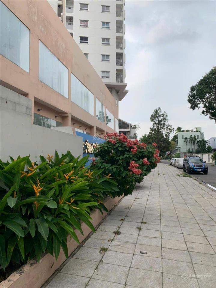 Chủ đầu tư bán vài căn đẹp suất noxh giá 2.3 tỷ 55m2 tại blue sky tower.  0909 456 ***