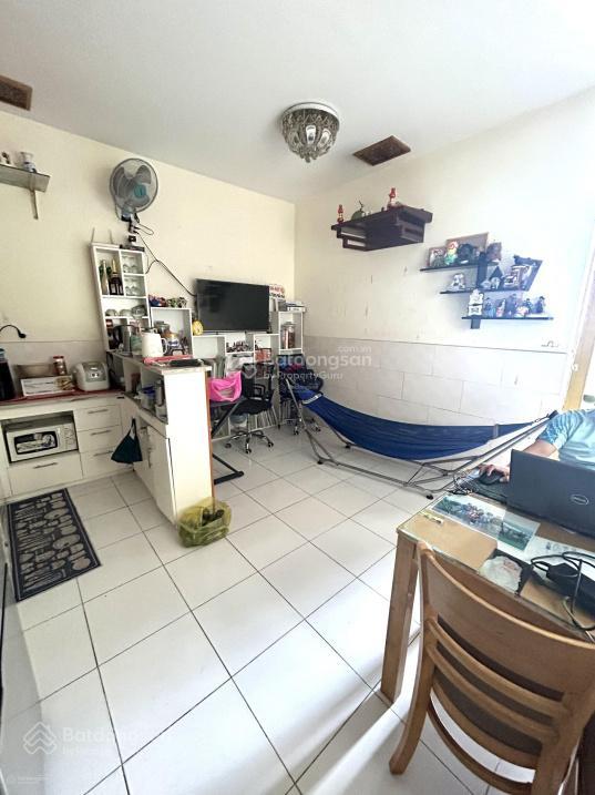 Bán gấp căn hộ 2pn, dt 59m2, nhà trống dọn vào ngay, pháp lý sở hữu vĩnh viễn,  0909 456 ***
