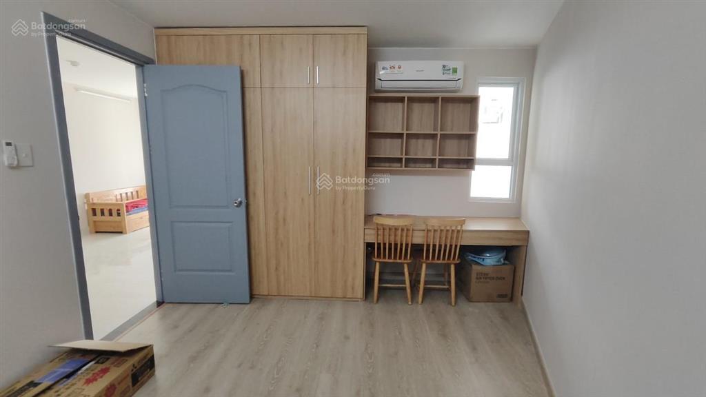 Bán căn đẹp tại blue sky tower, giá 2.550tỷ, 57m2, 2pn,ban công. l/h 0909 456 ***