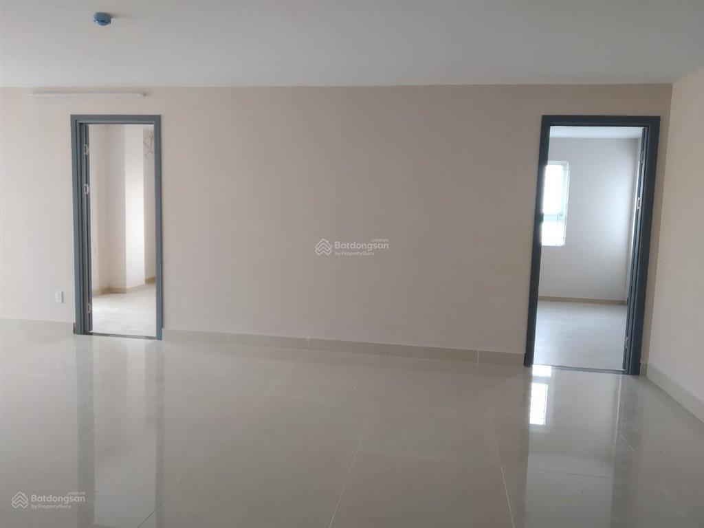 Bán căn đẹp tại blue sky tower, giá 2.550tỷ, 57m2, 2pn,ban công. l/h 0909 456 ***