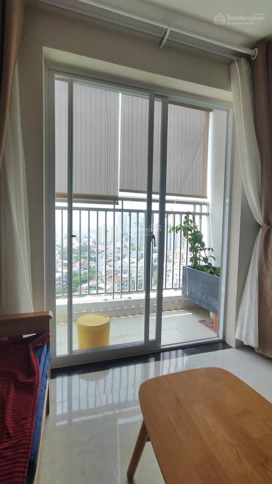 Bán căn đẹp tại blue sky tower, giá 2.550tỷ, 57m2, 2pn,ban công. l/h 0909 456 ***