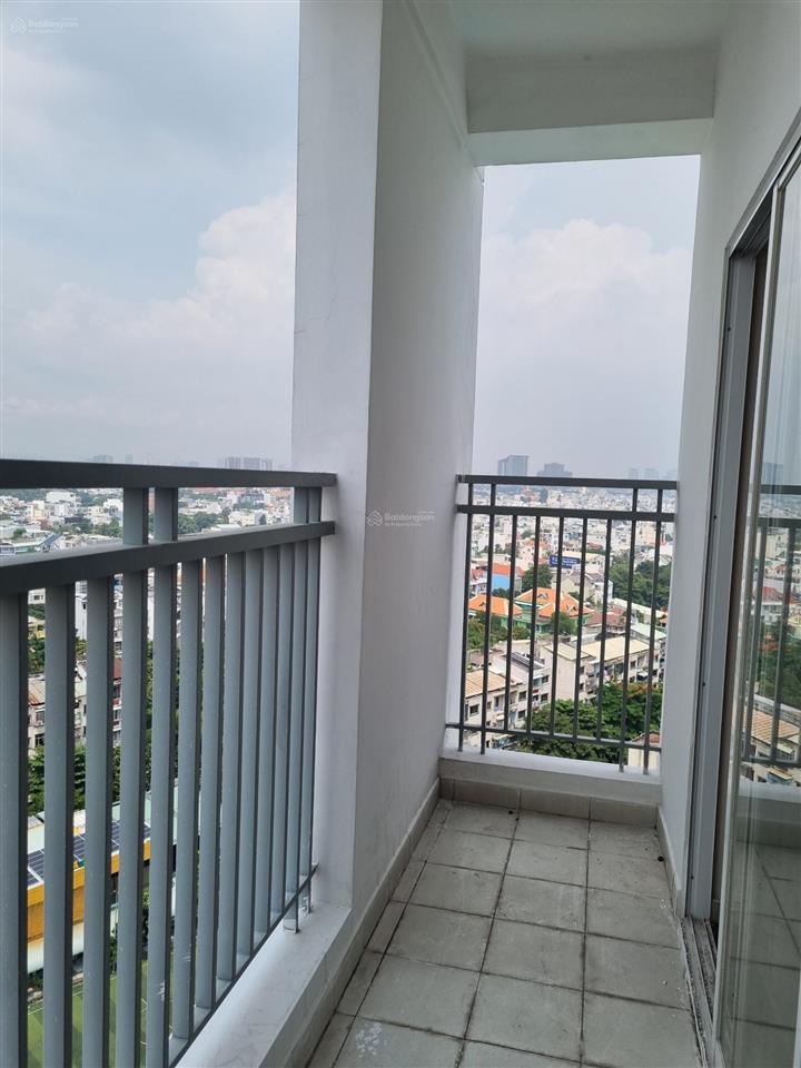 Bán căn blue sky tower, giá 3.050 tỷ có 2pn, 2wc, view cực đẹp.  0909 456 ***