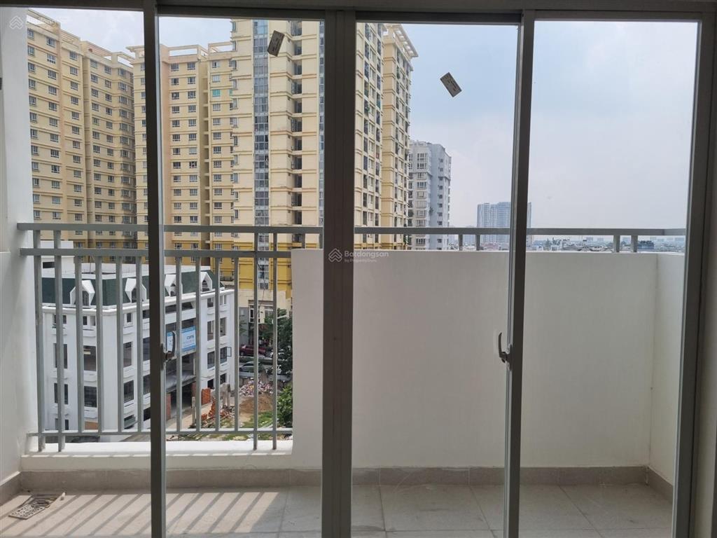 Bán căn blue sky tower, giá 3.050 tỷ có 2pn, 2wc, view cực đẹp.  0909 456 ***