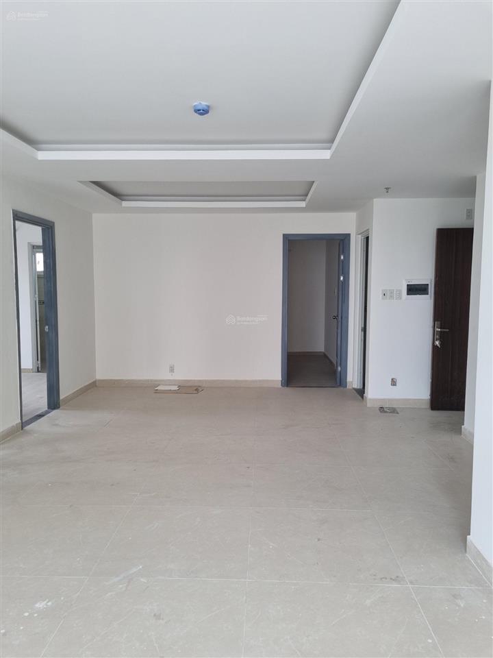 Bán căn blue sky tower, giá 3.050 tỷ có 2pn, 2wc, view cực đẹp.  0909 456 ***