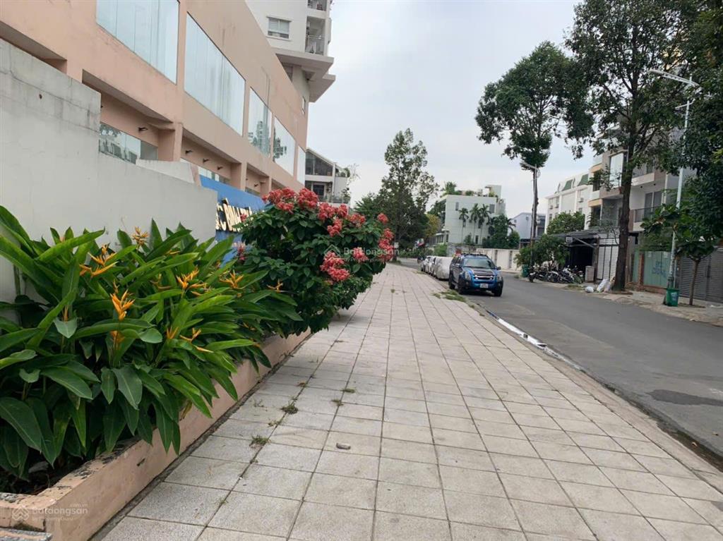 Suất thanh lý căn thương mại dạng mua bán tại blue sky tower, 2,7 tỷ, vào ở ngay.  0909 456 ***