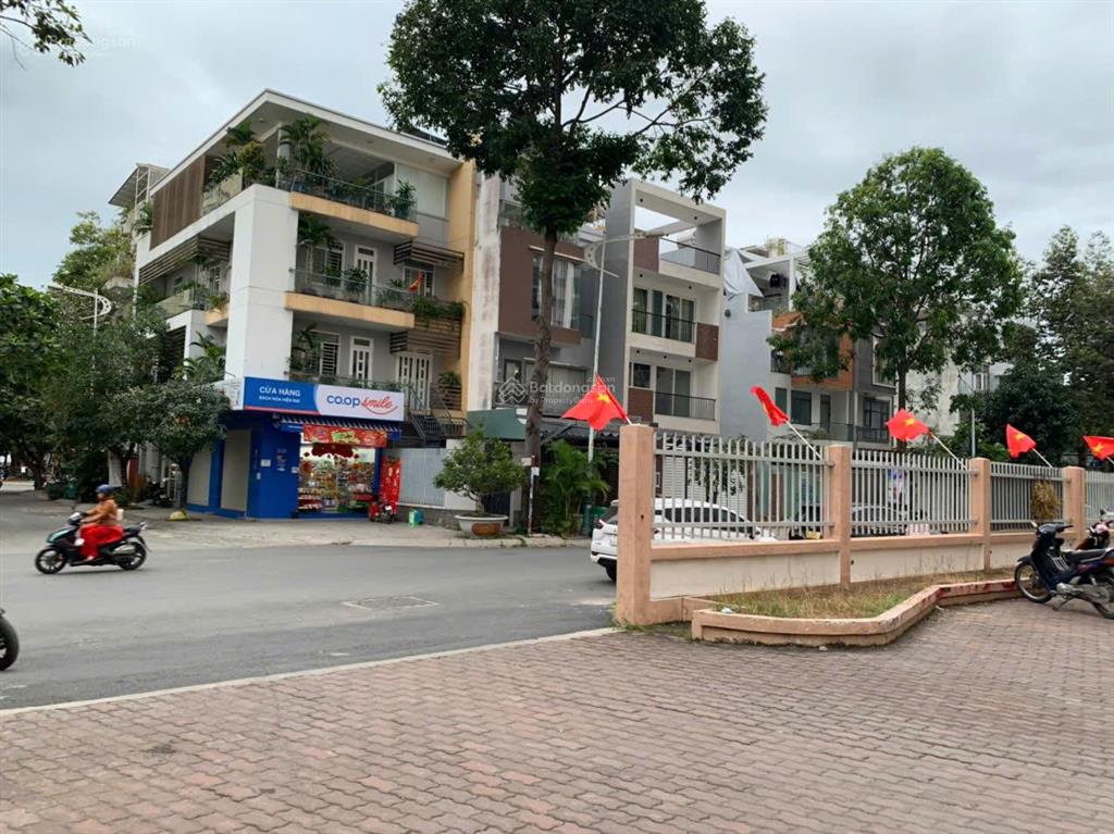 Căn hướng đông blue sky tower 63m2,nhà sạch đẹp vào ở ngay,2pn,2wc,ban công