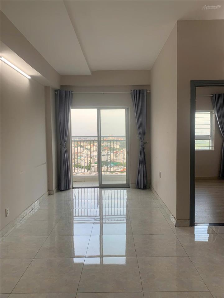 Căn hướng đông blue sky tower 63m2,nhà sạch đẹp vào ở ngay,2pn,2wc,ban công