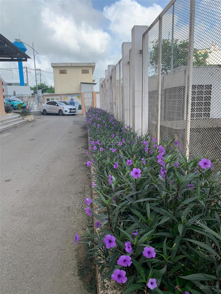 Hqc hóc môn căn góc 73m2, giá 1.4 tỷ, 2pn, 2wc.  0909 456 ***