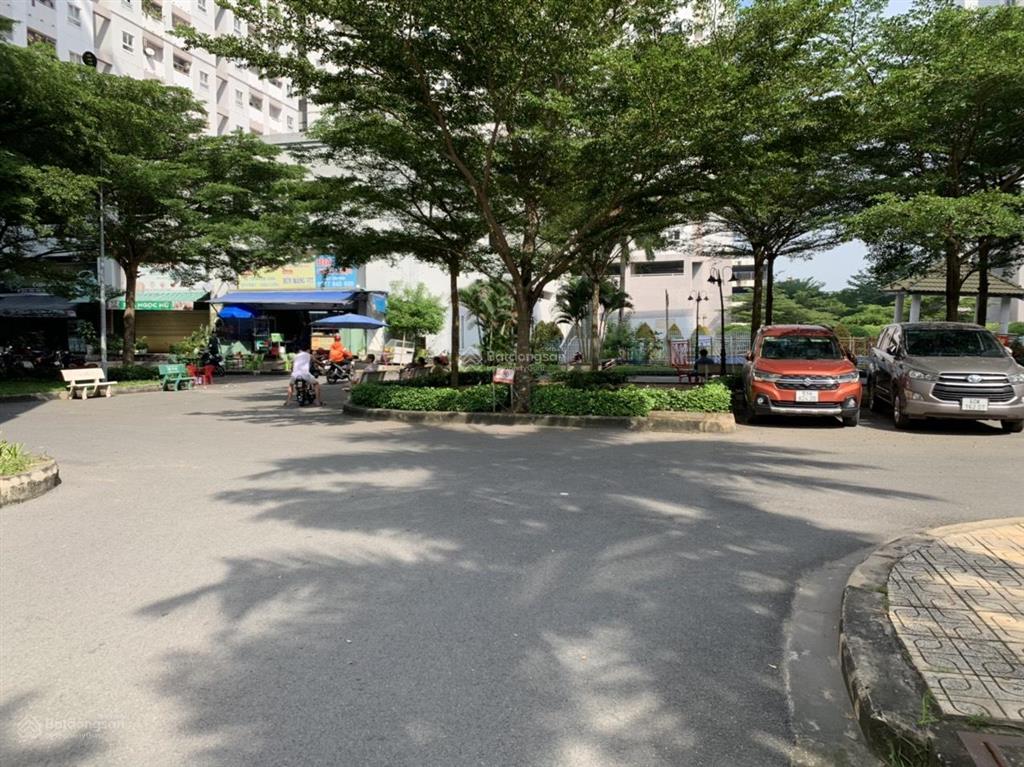 Hqc plaza bán căn góc hướng đông giá 950 triệu,2pn,bao hết chi phí sang tên,ra sổ,đt 0909 456 ***