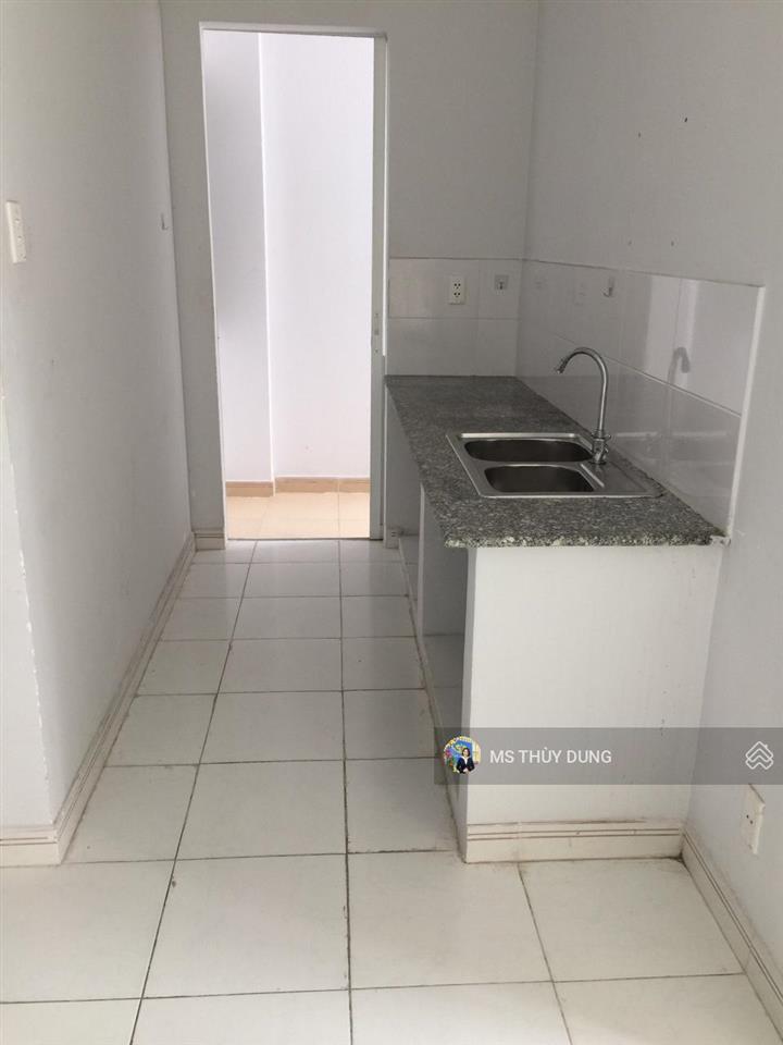 Căn góc 50m2 thoáng mát có 2pn tại hqc plaza giá 950 triệu  2pn  2wc. đt 0909 456 ***