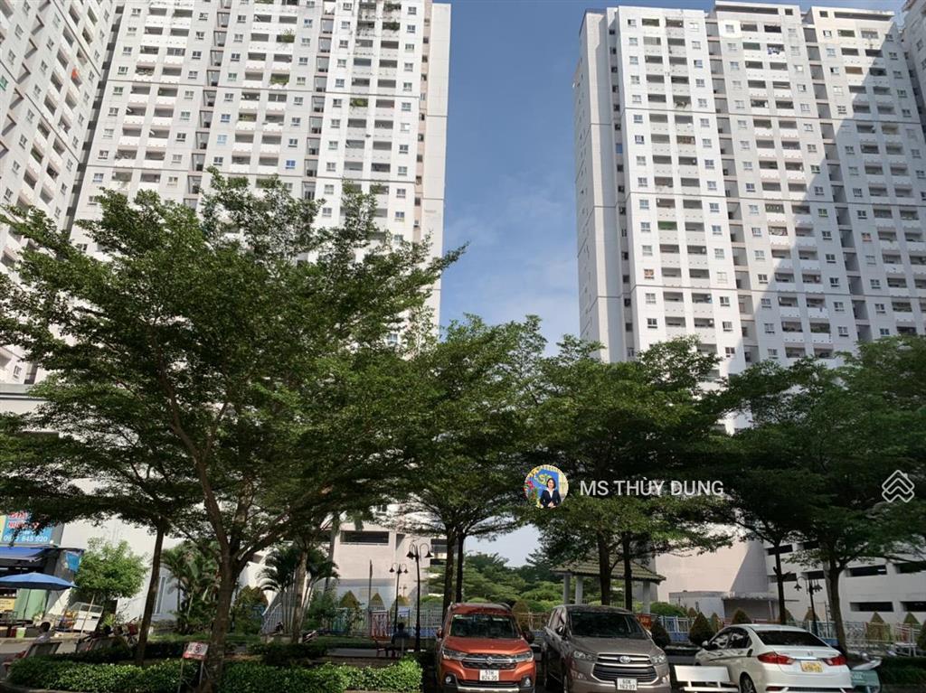 Căn góc 50m2 thoáng mát có 2pn tại hqc plaza giá 950 triệu  2pn  2wc. đt 0909 456 ***