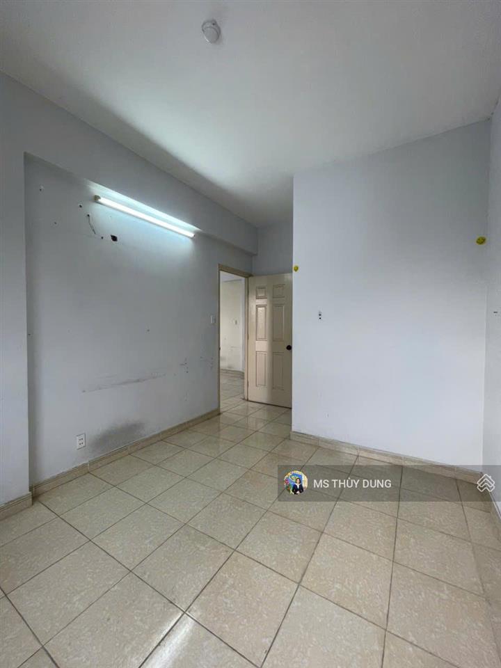 Bán căn 55m2 hqc plaza giá 1.1 tỷ, 2pn  2wc, nhà trống nhận nhà ở ngay.  0909 456 ***