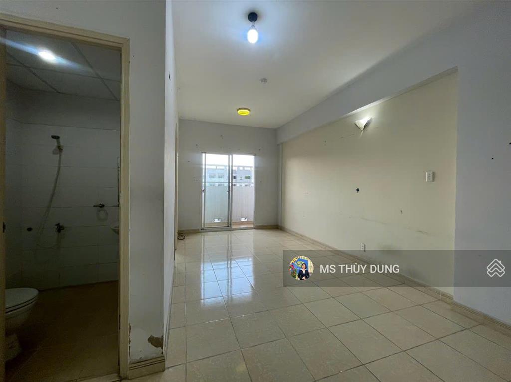 Bán căn 55m2 hqc plaza giá 1.1 tỷ, 2pn  2wc, nhà trống nhận nhà ở ngay.  0909 456 ***