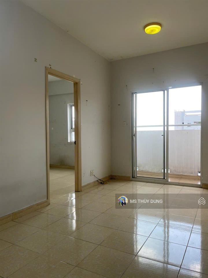 Bán căn 55m2 hqc plaza giá 1.1 tỷ, 2pn  2wc, nhà trống nhận nhà ở ngay.  0909 456 ***