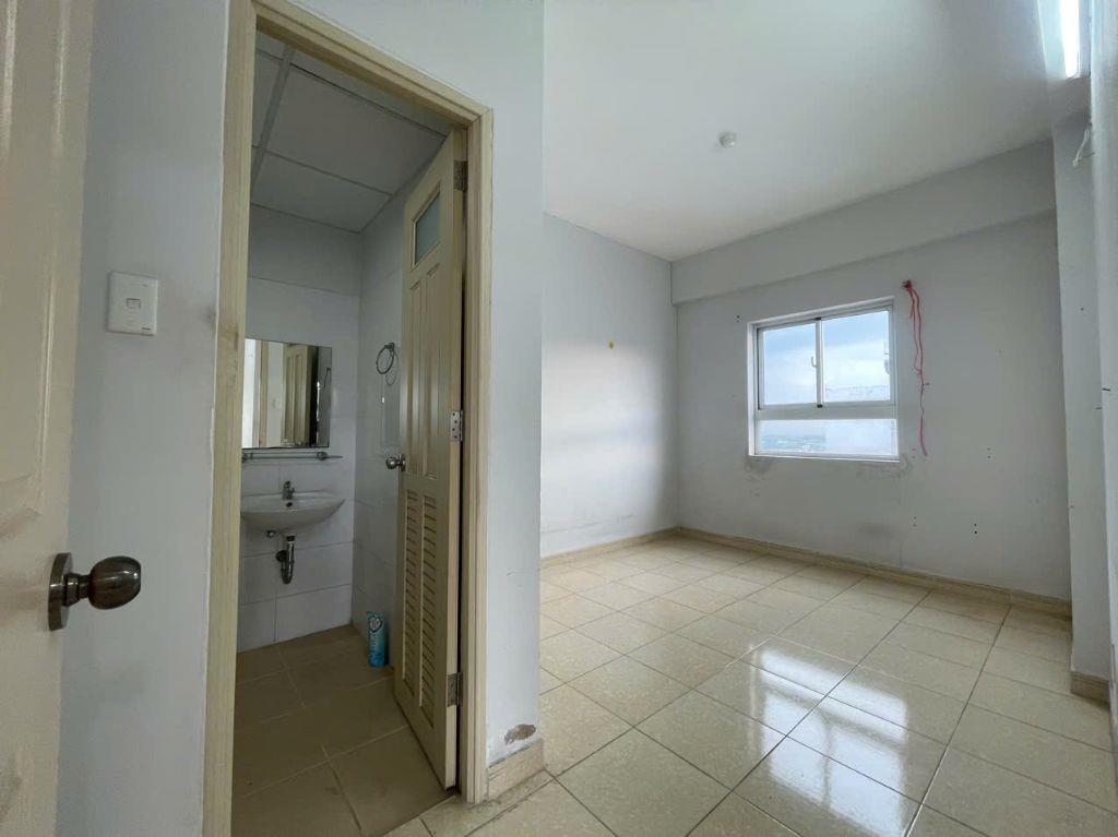 Bán 1 căn góc HQC Plaza giá chỉ 1.3 tỷ, 62m2 - 2PN - 2WC,nhận nhà ở ngay