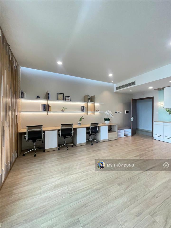Chính chủ gửi bán căn 35m2 tại golden king, giá 2.2tỷ. chuẩn bị làm sổ hồng