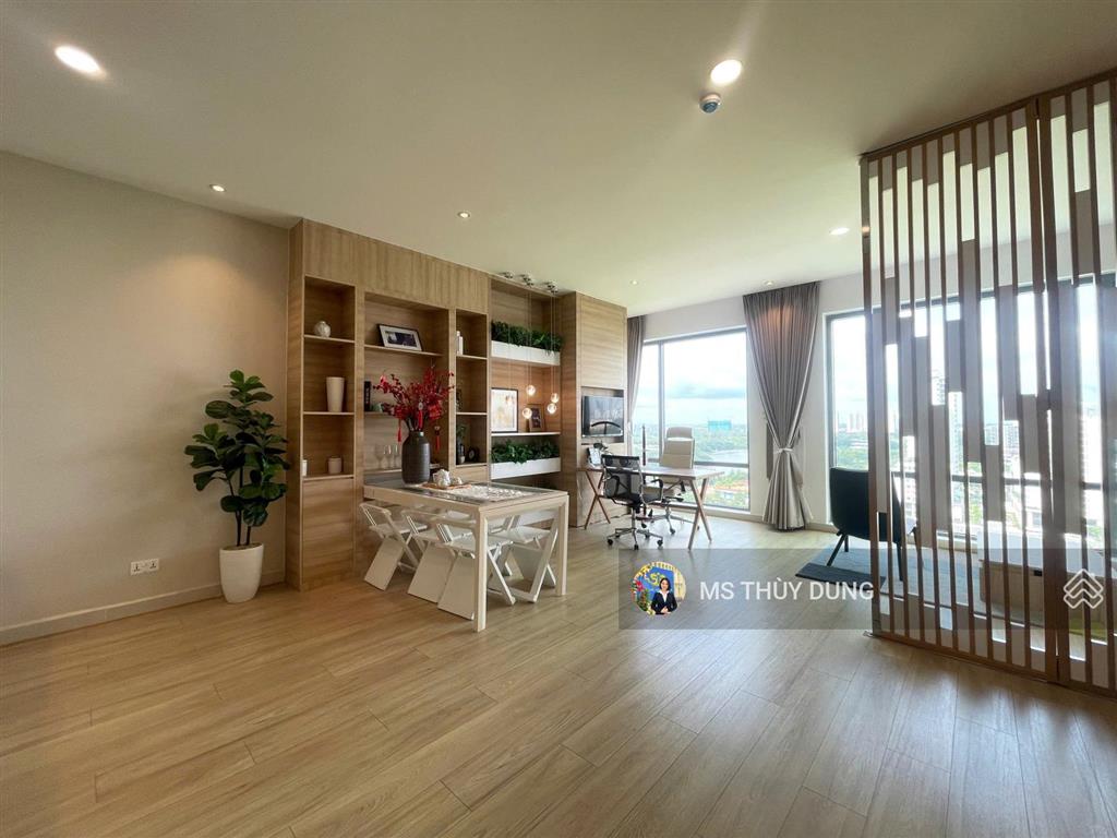 Chính chủ gửi bán căn 35m2 tại golden king, giá 2.2tỷ. chuẩn bị làm sổ hồng