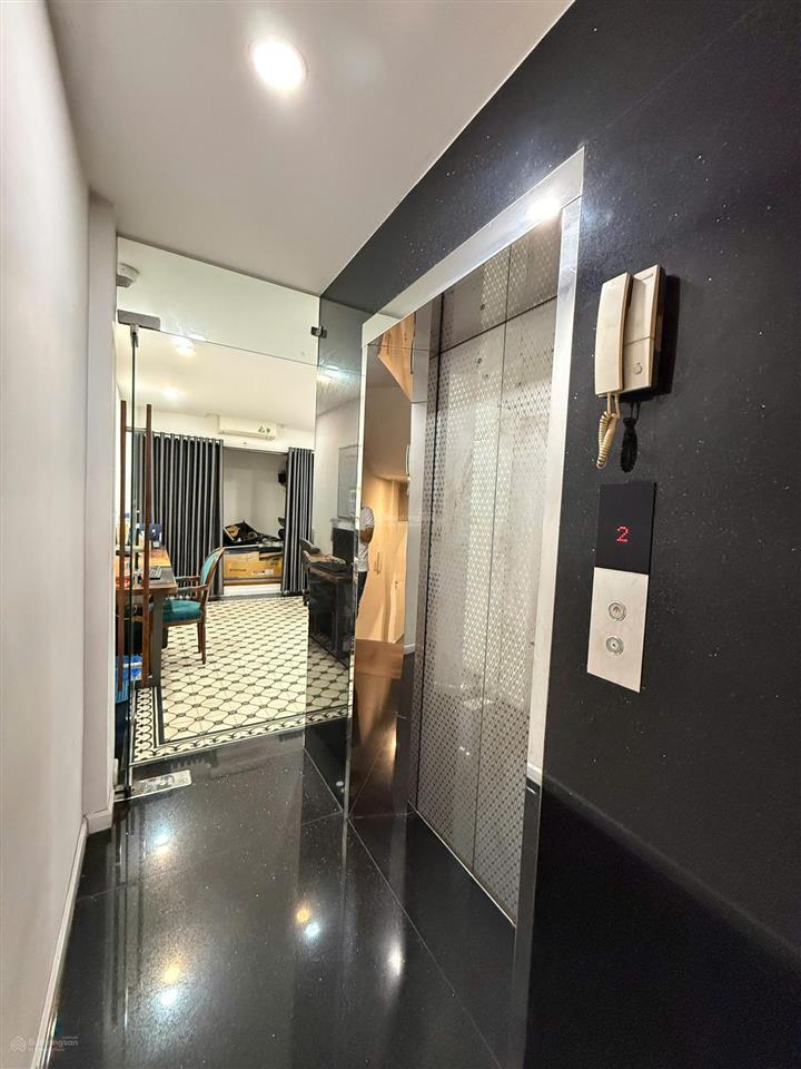 Bán gấp nhà đẹp 136 nguyễn hữu tiến, giá 10,5 tỷ