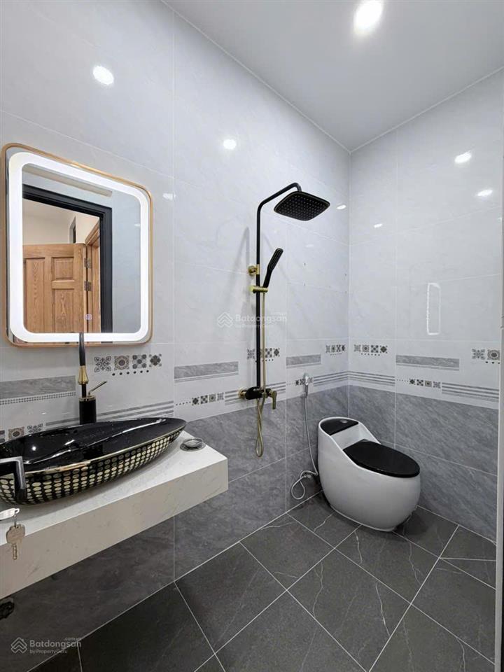 Bán nhà 1 sẹc đường nguyễn hữu tiến, giá 10,5 tỷ