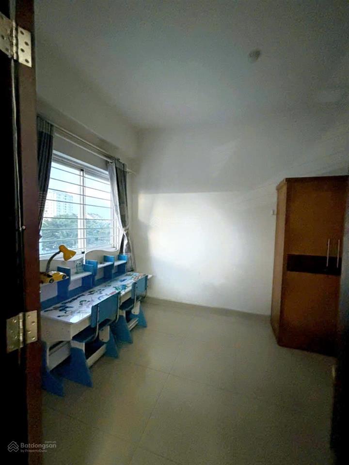 Bán căn hộ có sổ hồng sẵn, ngay sát chợ bà hom, kcn tân tạo, pouyen  81m2(3pn, 2wc) nhà như hình
