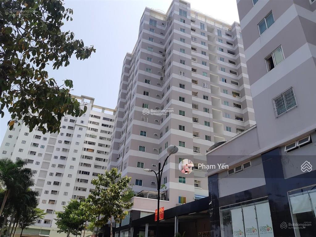 Bán căn hộ có sổ hồng sẵn, ngay sát chợ bà hom, kcn tân tạo, pouyen  81m2(3pn, 2wc) nhà như hình