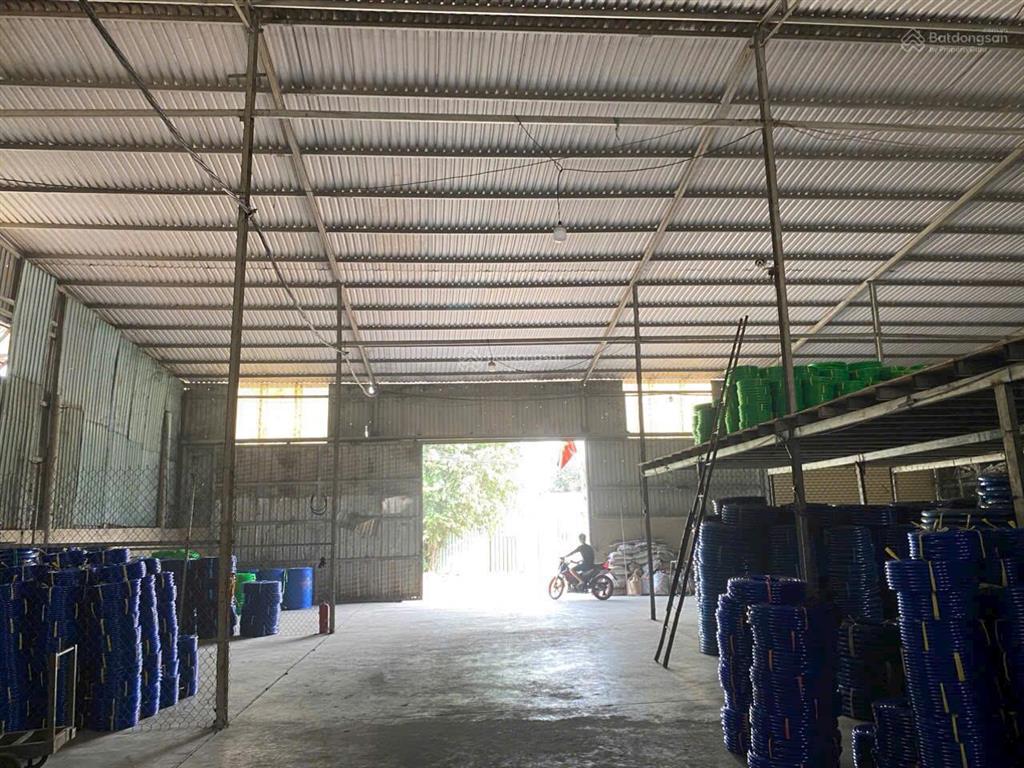 Bán xưởng có sổ đỏ riêng tại liên ấp 26, vĩnh lộc a, bình chánh. gần chợ, vị trí thuận tiện