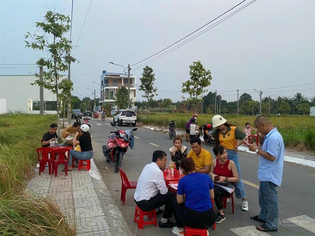 Đất chính chủ thuận đạo siêu rẻ, 116m2, cần đước, sổ hồng riêng, giá 1 tỷ 1 nền