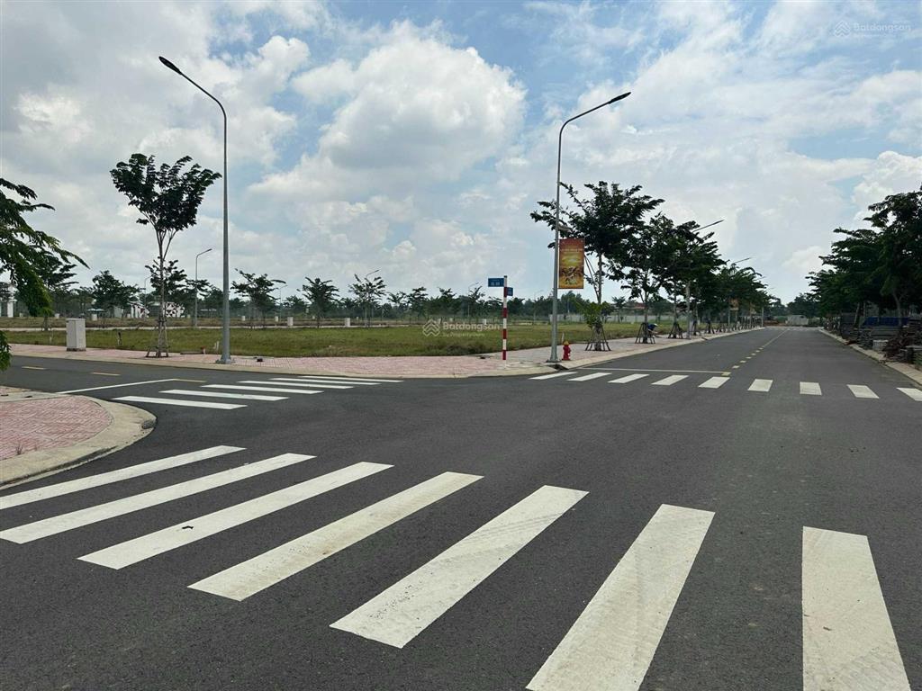 Đất the diamond cực rẻ, tt đức hòa, dt 90m2, sổ hồng riêng, chủ bán lỗ 800tr, a3  21, chốt 1 tỷ 4