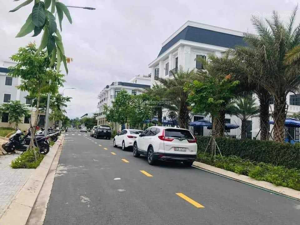 Chính chủ bán nền m, view hồ bơi, đường 10, dt 99m2, thắng lợi central sổ hồng, thu về 1 tỷ 6