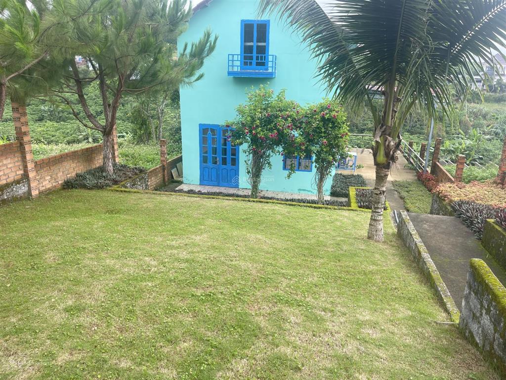 Bán gấp căn biệt thự sân vườn siêu đẹp 750m2, giá rẻ chỉ 2,1 tỷ