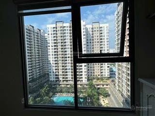 Căn hộ 56m2 tầng trung bao đẹp  view nội khu hồ bơi  sổ hồng sẵn trên tay  công chứng liền