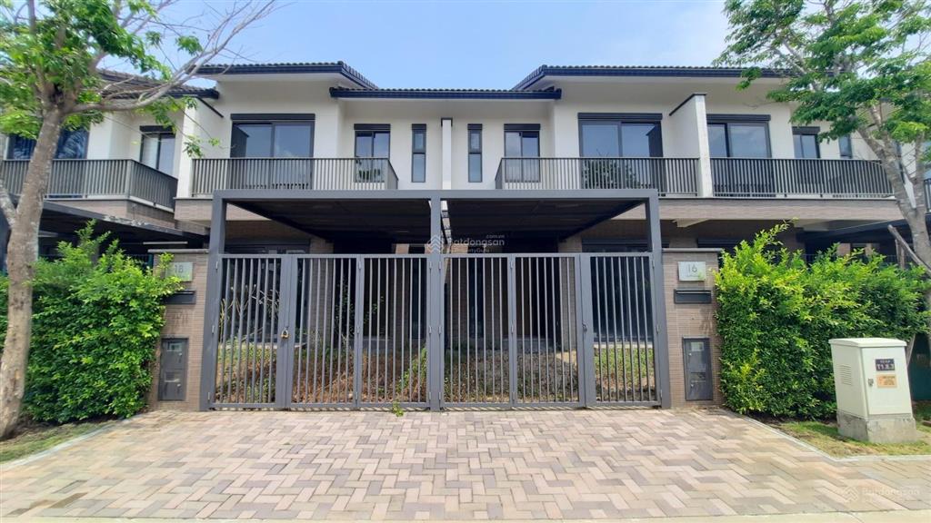 Nhà phố vườn 6x15m  trục thông 16m trong đại đô thị waterpoint 355ha  3 mặt sông vàm cỏ đông