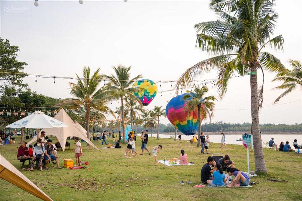 Cần bán căn biệt thự 315m2 view kênh đào  xây dựng 1 trệt 1 lầu  thuộc kđt waterpoint 355ha.
