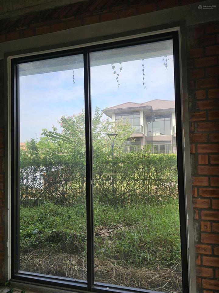 Cần ra gấp biệt thự view kênh đào 315m2  giá full chỉ 11.5tỷ  thuộc kđt waterpoint 355ha nam long