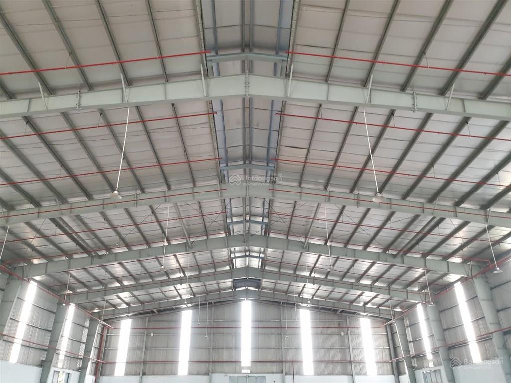 Cần cho thuê kho xưởng trong kcn tân đức 5000m2 xd 3000m2 giá 83.004,9đ/1m2.  0919 228 ***