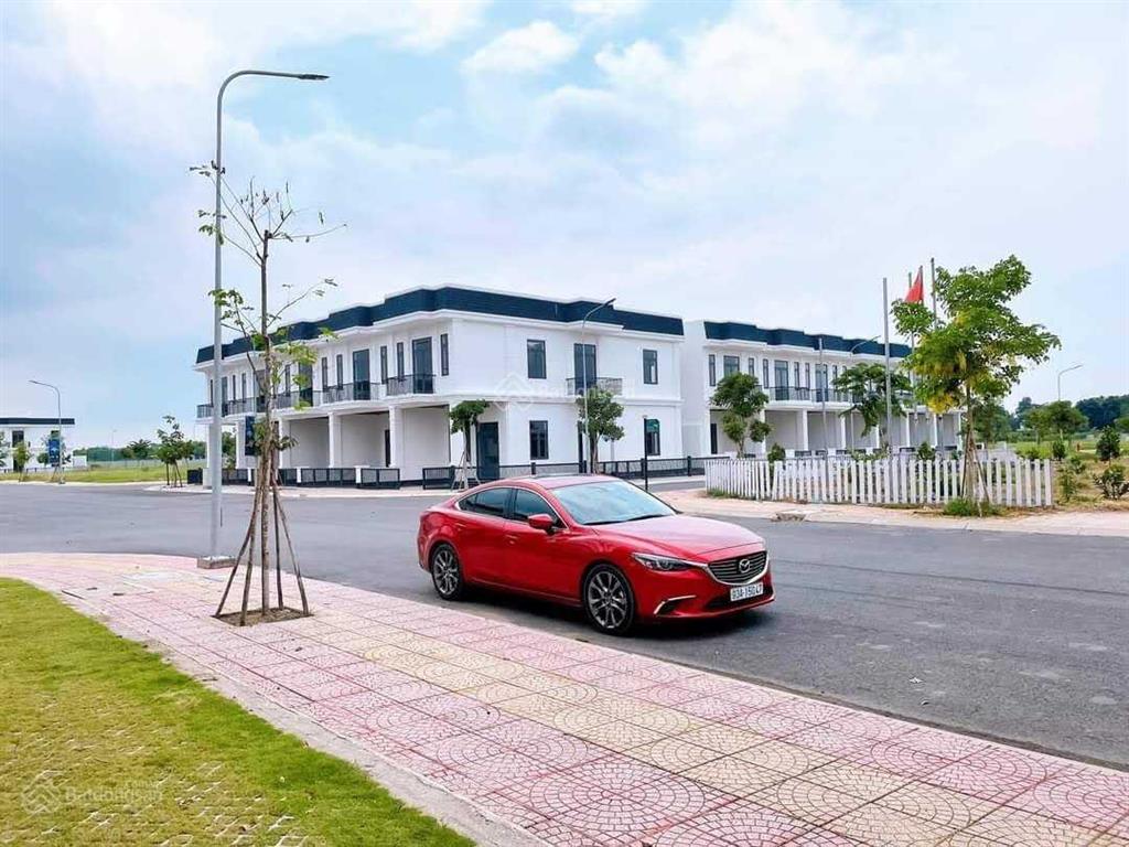 Chính chủ kẹt tiền bán gấp lô đất dự án young town 85m2  shr  đức hòa  long an