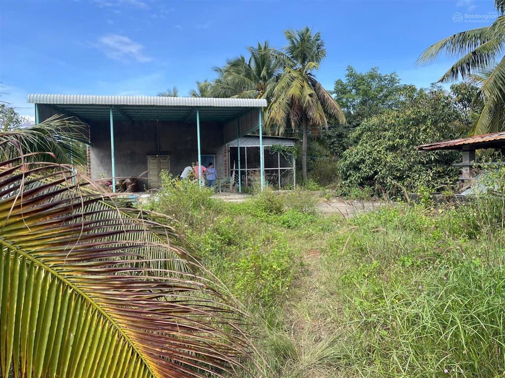 Cần bán lô đất 4,6 hecta xã hàm liêm, hàm thuận bắc bình thuận dt (150m dài 213m) 4,6 hecta