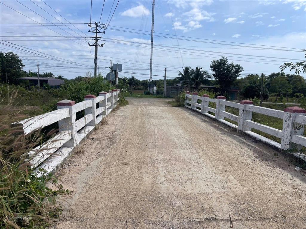 Cần bán lô đất 4,6 hecta xã hàm liêm, hàm thuận bắc bình thuận dt (150m dài 213m) 4,6 hecta