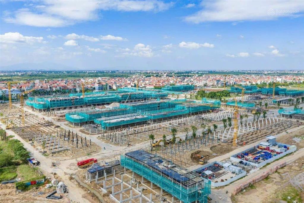 "căn hiếm"liền kề xẻ khe đông nam hừng đông, giá 170tr/m2 chủ cần thu hồi vốn nhanh