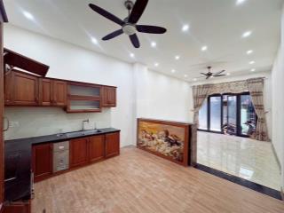 Nhà 3 tầng 3 mê 2 mặt tiền trước sau đối diện công viên dtsd 150m2
