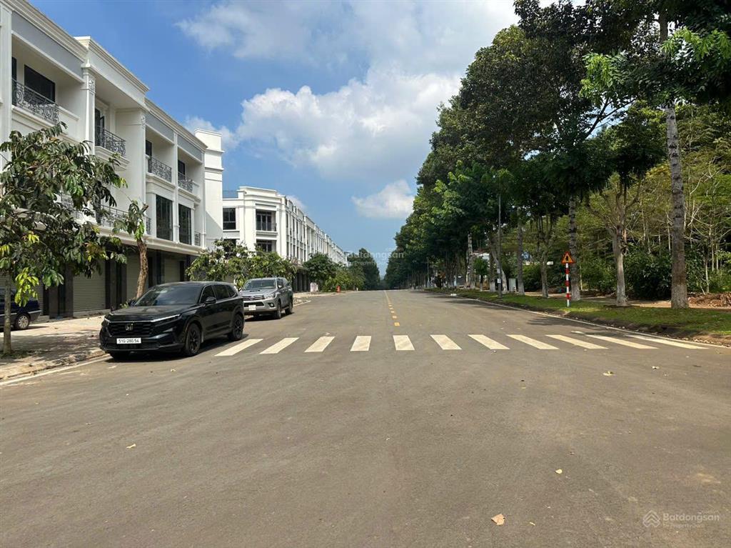 Bán nhà liền kề tại chợ đầu mối dầu giây, thống nhất, đồng nai