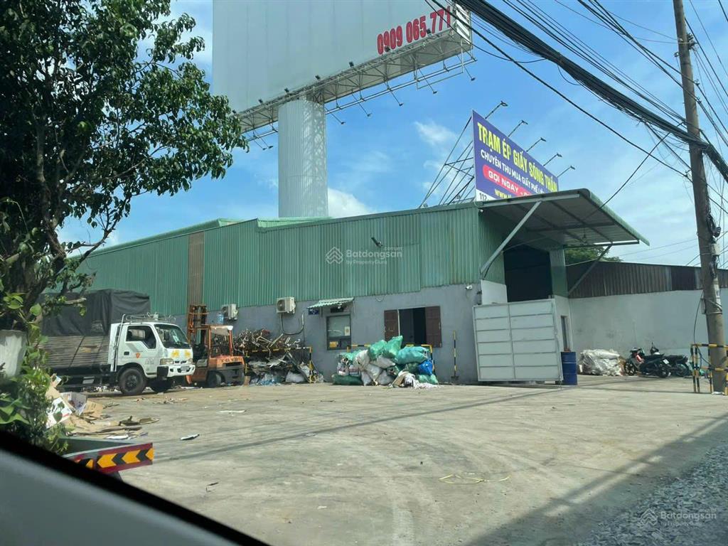 Cho thuê nhà xưởng mặt tiền ql1a, cầu vượt sóng thần.  0902 665 *** mr duy