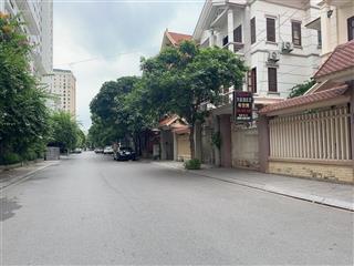 Bán căn biệt thự việt trang  làn 2 đường lê thái tổ, ninh xá, tp bn. giá 3x, x tỷ