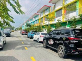 Bán gấp nhà 3pn tại oasis city bến cát, giá rẻ nhất dự án, sang tên nhanh, ngay trường việt đức