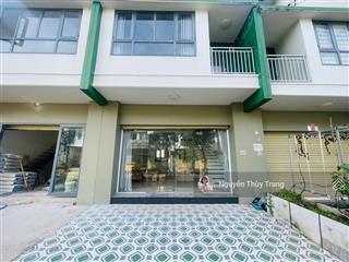 Chủ cần bán gấp căn biệt thự oasis city bến cát 5x16m 2pn giá chỉ 2 tỷ, nhà hướng nam