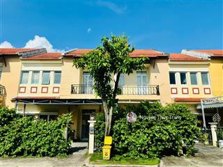 Cần cho thuê gấp căn biệt thự 3pn 3wc tại làng chuyên gia the oasis, thuận an, bình dương giá rẻ