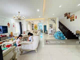 Cho thê căn nhà biệt thự liền kề the oasis 300m 4pn 4wc, nhà đẹp i hình  đầy đủ nội thất cao cấp