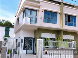 Bán nhà phố đã hoàn thiện giá rẻ tại oasis bến cát, bình dương, nhà đẹp y hình, cho thuê 9tr