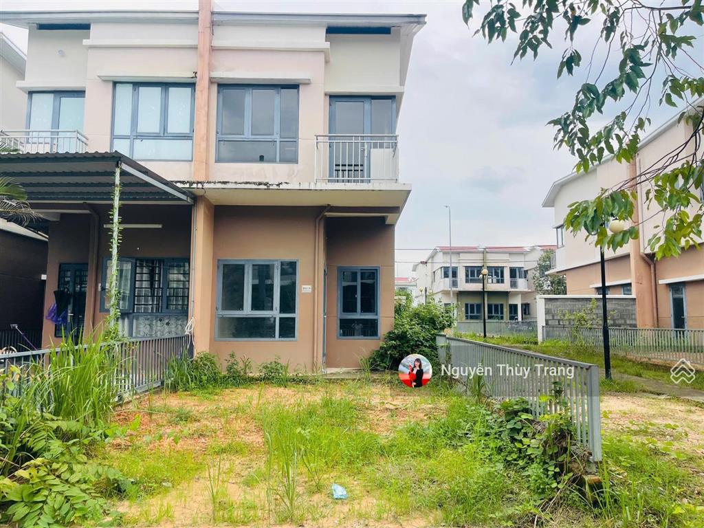 Một căn biệt thự hiếm có oasis city 5x16 full thổ cư, trục chính. giá chỉ 1 căn hiếm có giá tốt