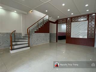 Cần bán gấp biệt thự phố d35 việt sing 10x18 1 trệt 1 lầu sân thượng đúc full sẵn hđ thuê